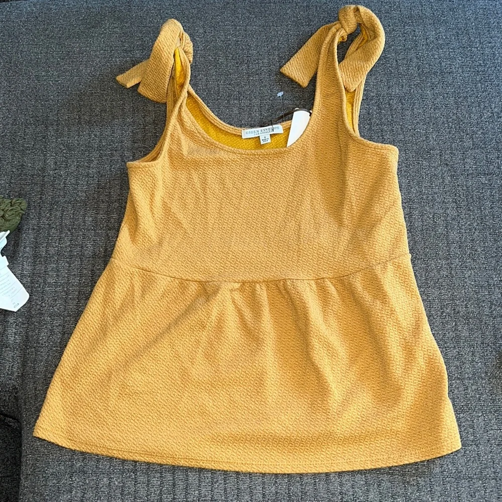 Green envelope top with shoulder ties size small NWT - Picture 1 of 3